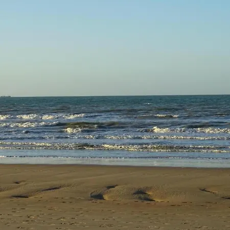 In By The Beach, Cleaning Included